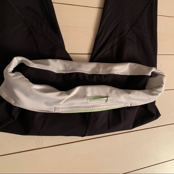 lululemon // Inspire Crop Size 6 - Picture 4 of 10